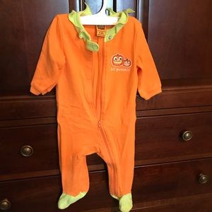 Little pumpkin costume